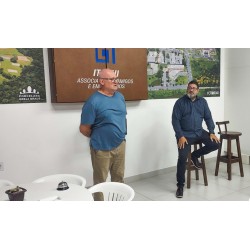 Diretores da Acicla apresentam a evolução e projetos em reunião da Itaqui - Associação dos Amigos e Empresários